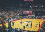 开云棋牌试玩-当苏亚雷斯爆发遇上红牛铁蹄，一场跨越时空的足球想象