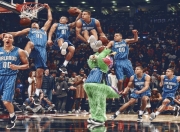 开云棋牌试玩-克莱末节狂飙定乾坤，热火强势攻克篮网彰显冠军底蕴