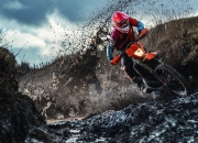 开云棋牌游戏-雷霆万钧破北境，福克斯加冕时刻，一场定义冠军基因的表演