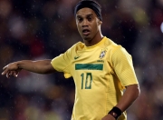 游戏试玩模拟器-石宇奇关键制胜，马来西亚队力克印尼队，一场改写历史的羽球对决