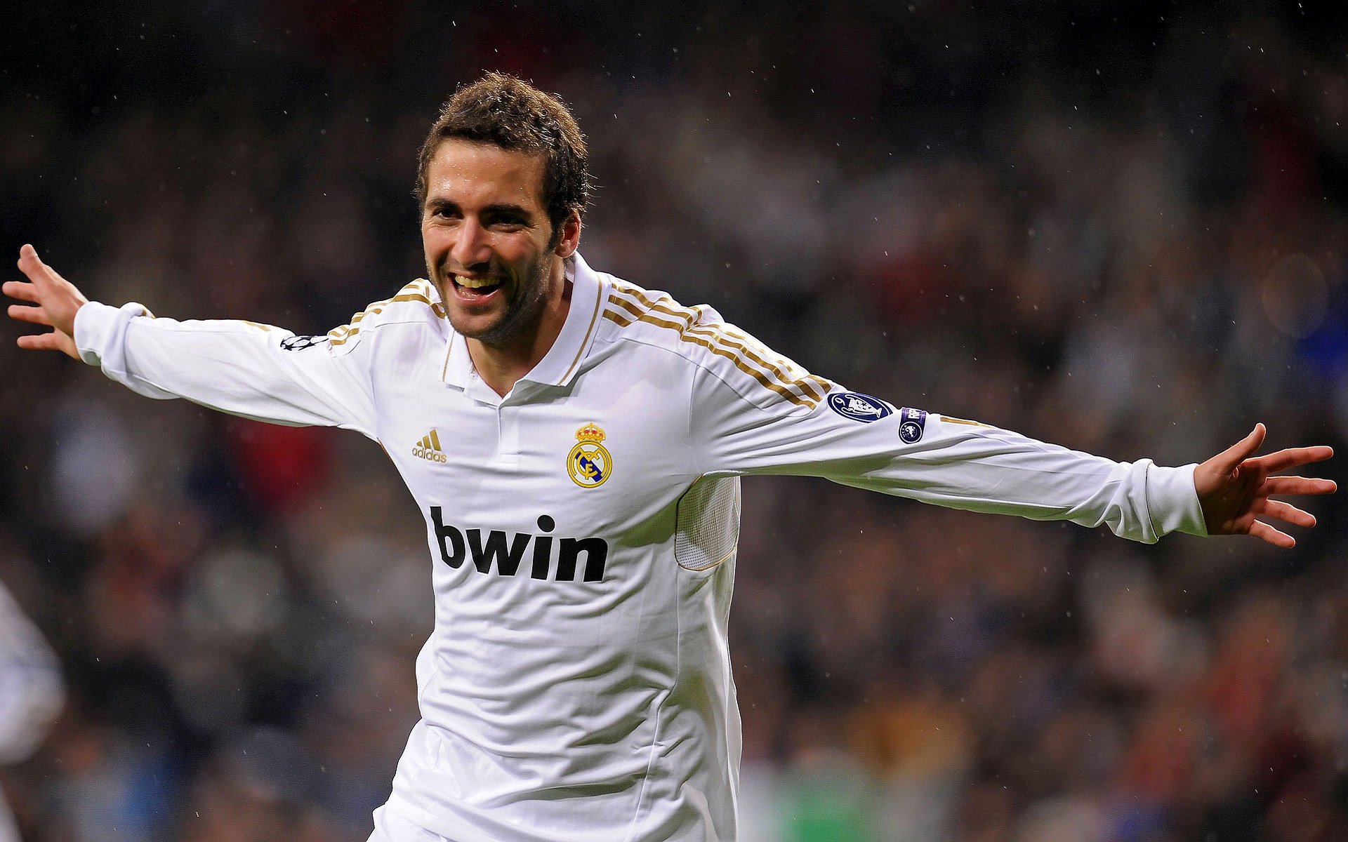 跨界争锋，广东队绝杀骑士之夜，武切维奇在F1赛道上的年度冠军接管