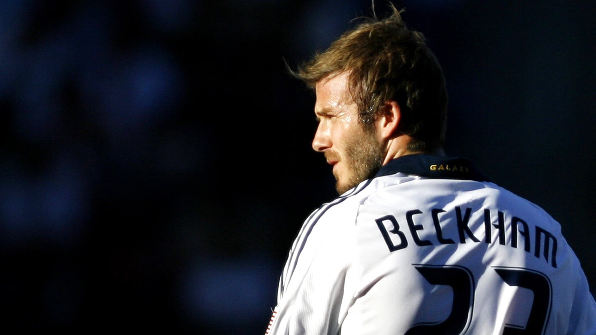 当F1引擎撕裂街道夜幕,西亚卡姆的大场面基因开始轰鸣