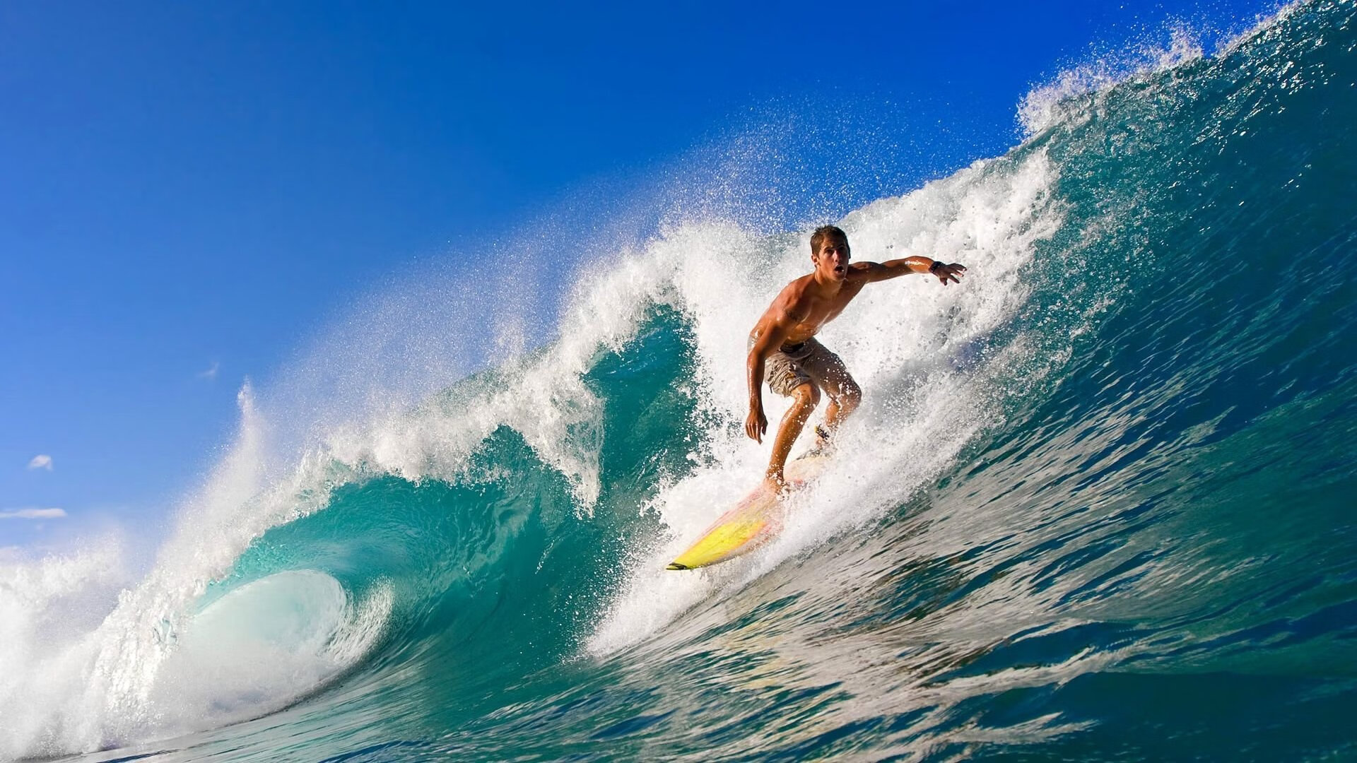 布伦森爆发,深圳队稳稳拿下马刺,一场跨越时空的篮球幻想对决