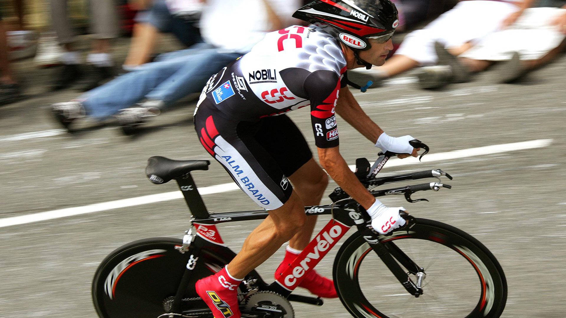 曼城淘汰赛惊险过关安哥拉，巴斯托尼成为关键先生